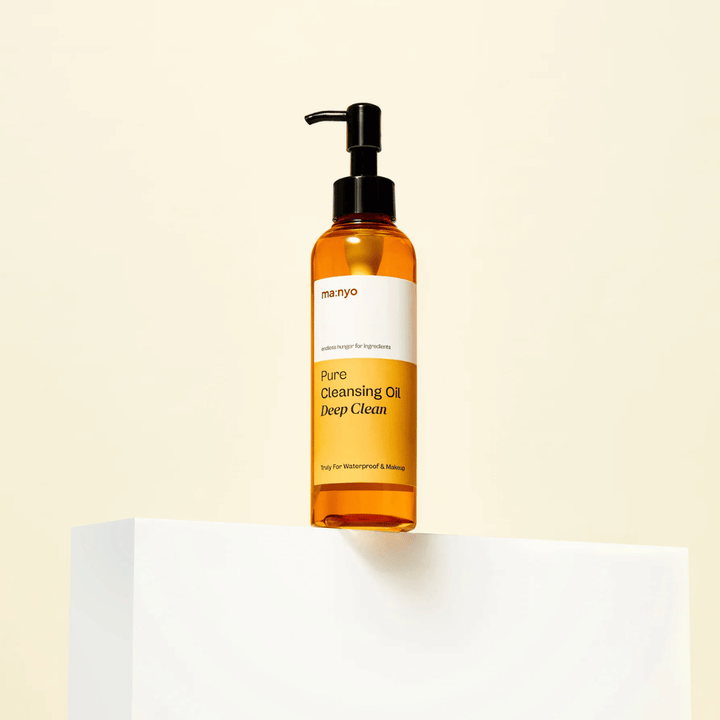 ma:nyo Pure Cleansing Oil Deep Clean em frasco com bomba – óleo de limpeza coreano para limpeza profunda dos poros e remoção de maquiagem pesada.