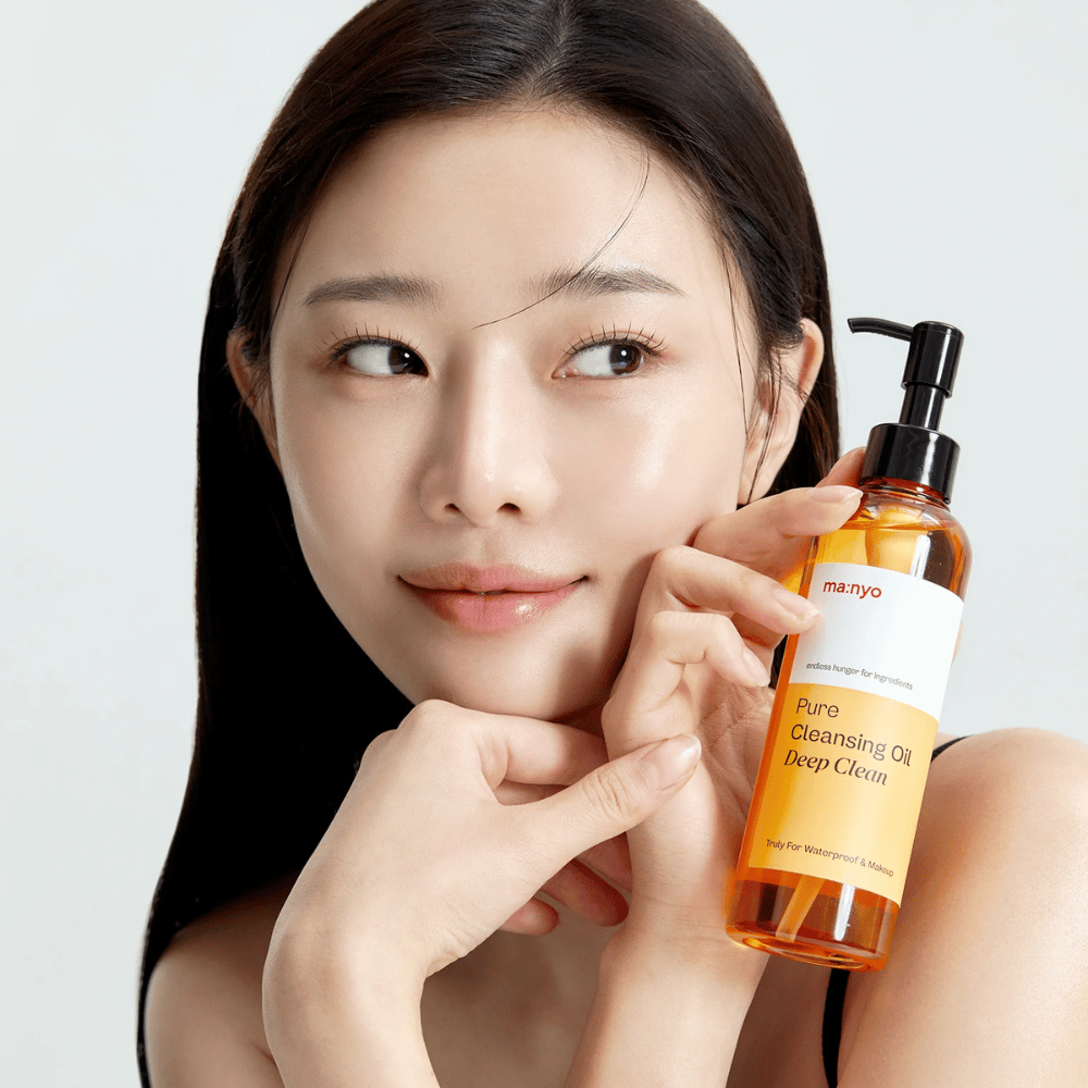 ma:nyo Pure Cleansing Oil Deep Clean – óleo de limpeza profunda que dissolve efetivamente maquiagem à prova d'água e sujeira sem ressecar a pele.