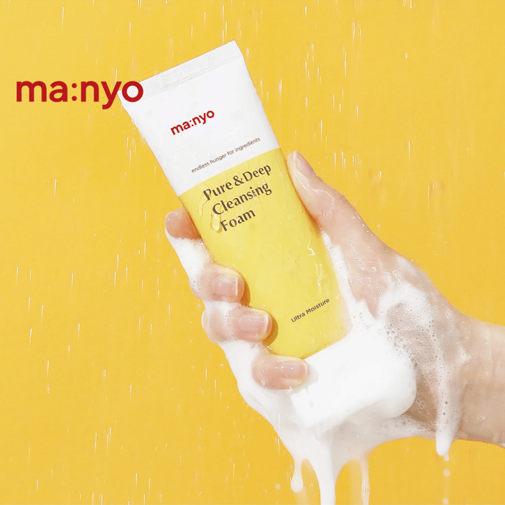 Ma:nyo Pure & Deep Cleansing Foam em espuma – espuma de limpeza hidratante que limpa profundamente os poros e deixa a pele macia e fresca.