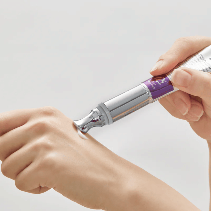 VT Cosmetics Reedle Shot Lifting Eye Cream com aplicador metálico – refrescante creme de olhos que reduz o inchaço e sinais de cansaço