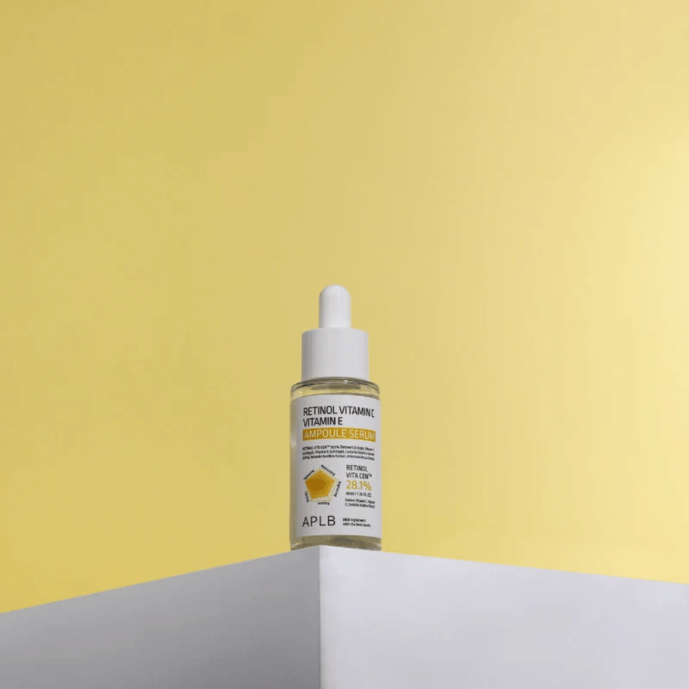 APLB Retinol Vitamin C Vitamin E Ampoule Serum 40 ml em pedestal branco