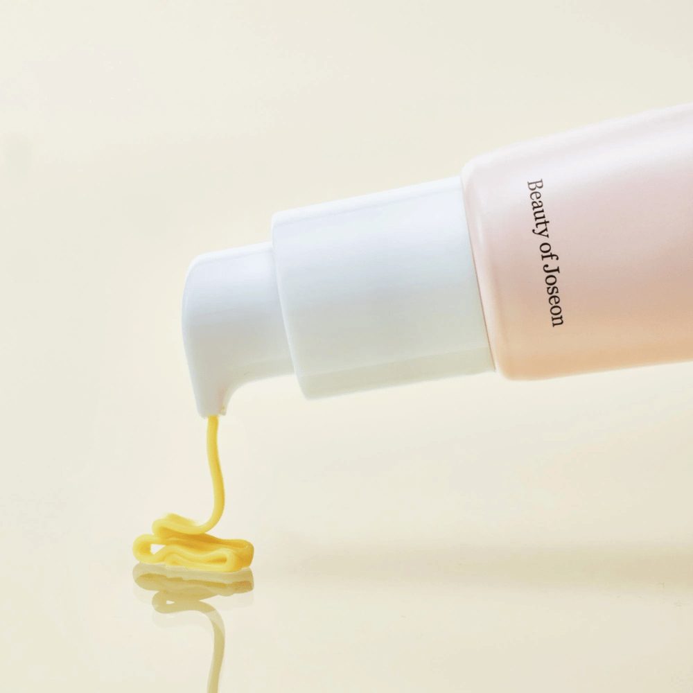 Beauty of Joseon Revive Eye Serum pump com fórmula amarela – sérum coreano para os olhos para brilho, elasticidade e redução de rugas.