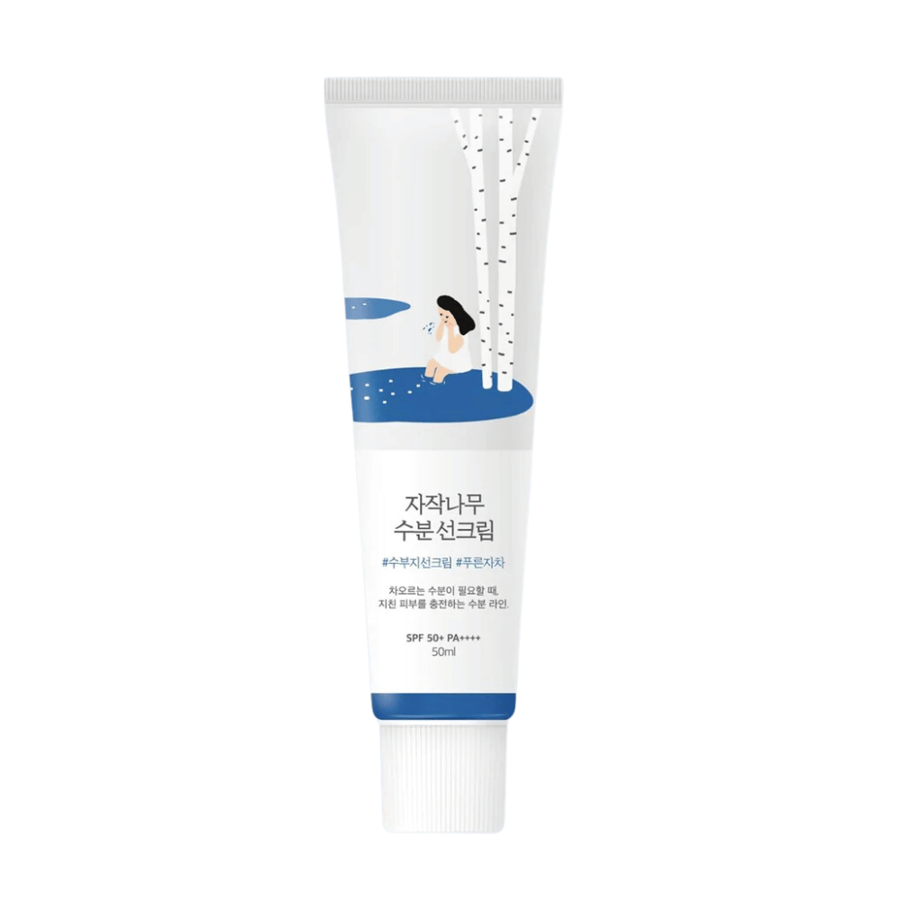 Um tubo com Round Lab Birch Juice Moisturizing Sunscreen SPF50+ PA++++ 50ml.