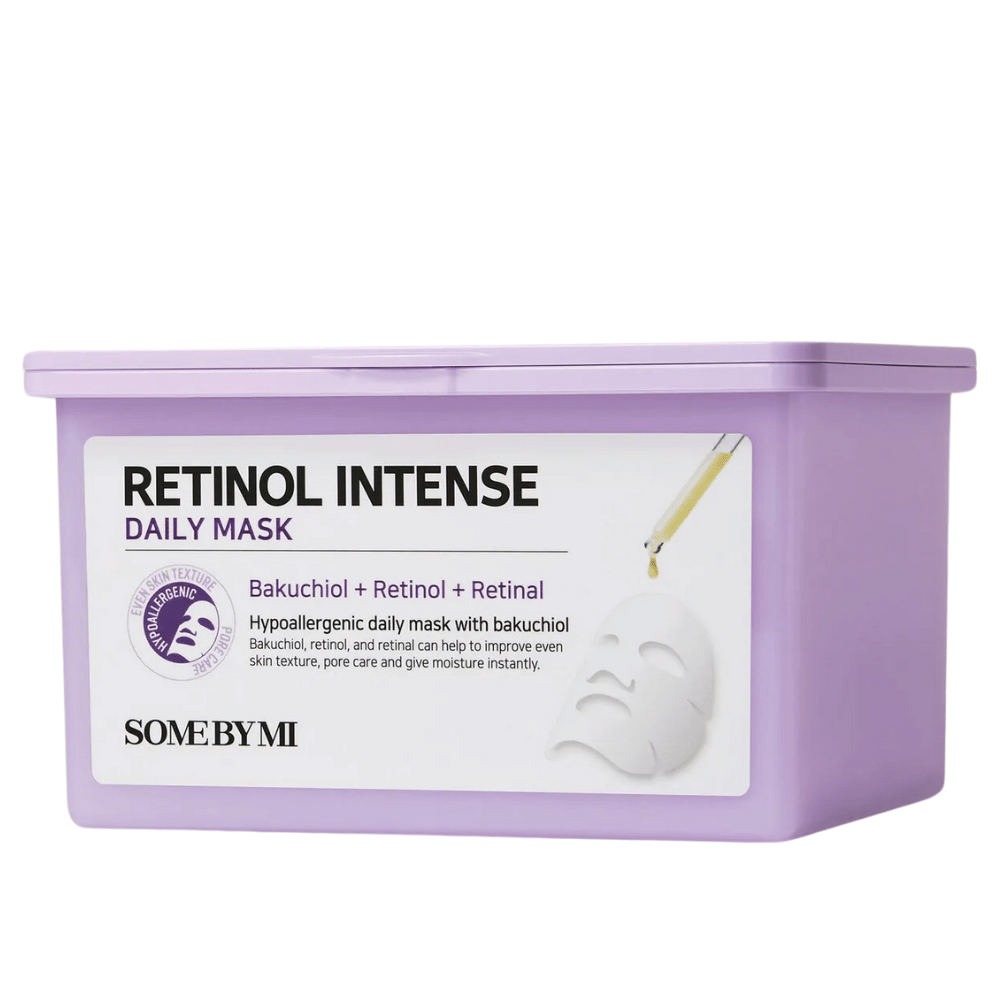 Esta imagem mostra Some By Mi
"Retinol Intense Daily Mask." Esta máscara facial diária contém bakuchiol, retinol e retinal, que ajudam a melhorar a textura da pele, minimizar os poros e fornecer hidratação. O produto é hipoalergénico e projetado para uso diário.