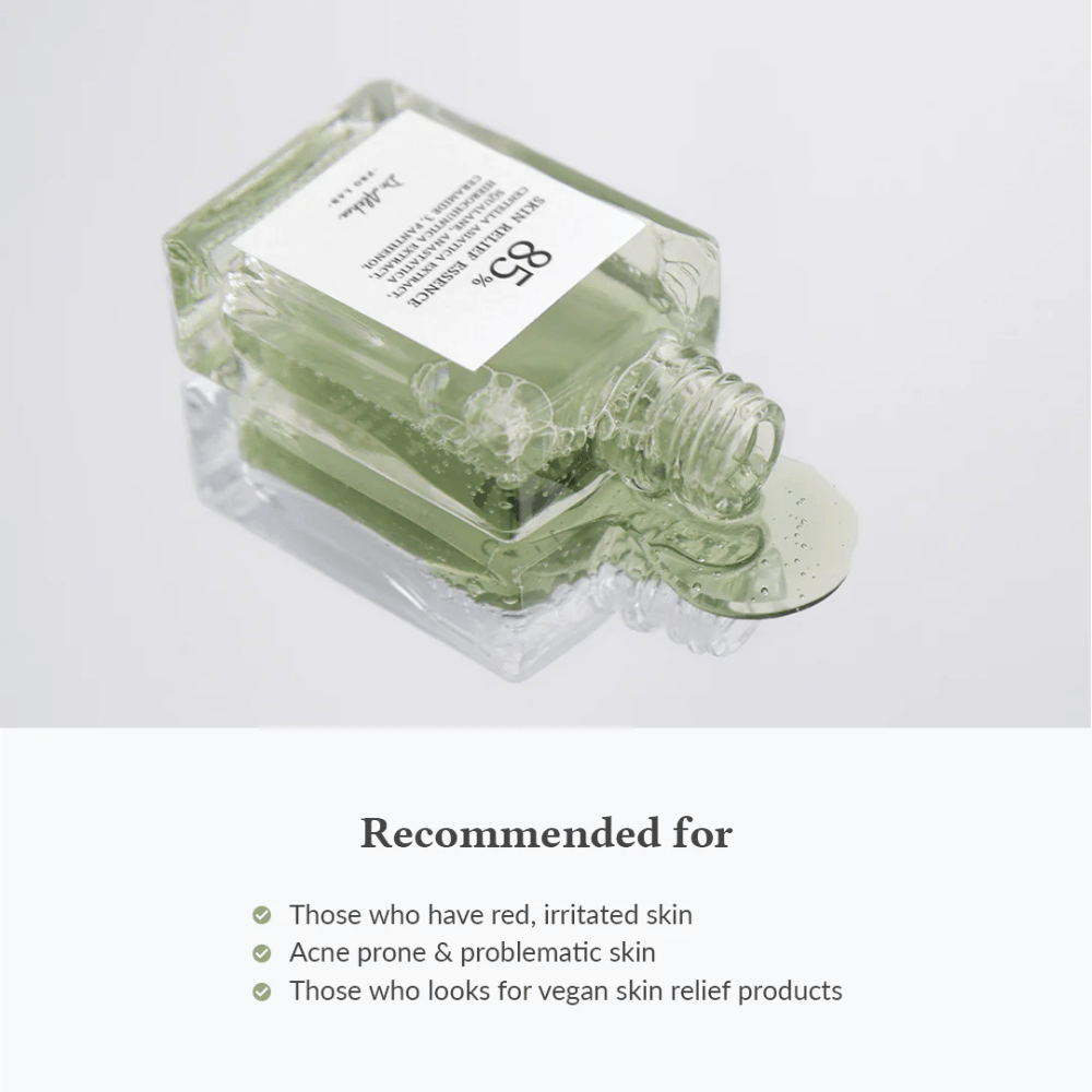Dr. Althea Skin Relief Essence deitado com produto escorrendo. Recomendado para pele vermelha, irritada, propensa a acne e para aqueles que procuram cuidados com a pele veganos.