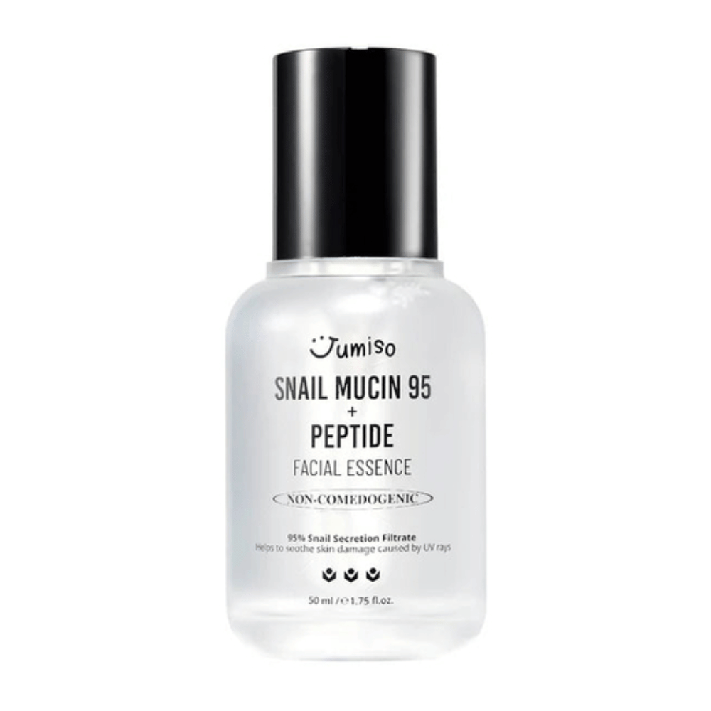 Jumiso Snail Mucin 95 + Peptide Facial Essence em uma garrafa transparente com tampa preta. Essência calmante, hidratante e não comedogênica com 95% de secreção de caracol.