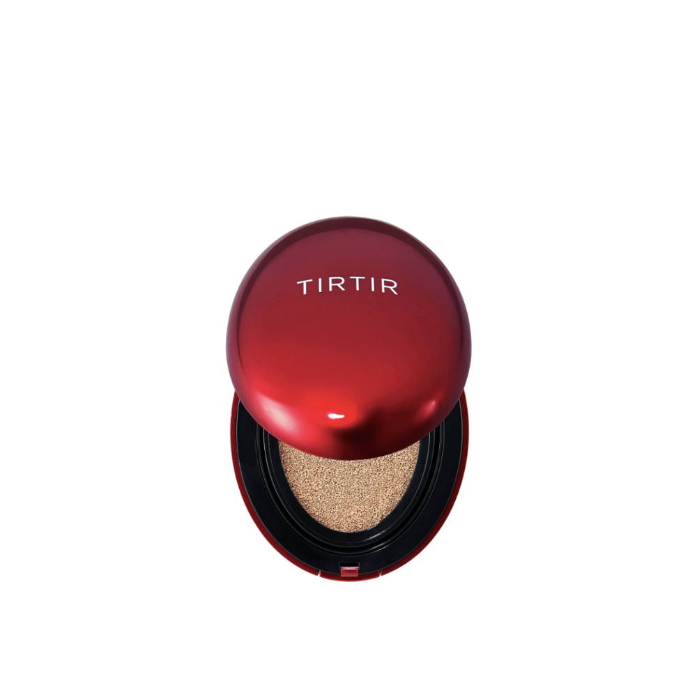 Esta é uma imagem de Mask Fit Red Cushion de TIRTIR. Uma cushion foundation elegante e estilosa que proporciona uma cobertura uniforme e um acabamento radiante.