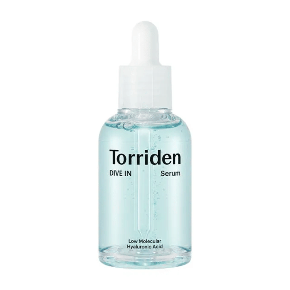 Uma garrafa Torriden DIVE-IN Low Molecule Hyaluronic Acid Serum 50ml para hidratação, sobre fundo branco.