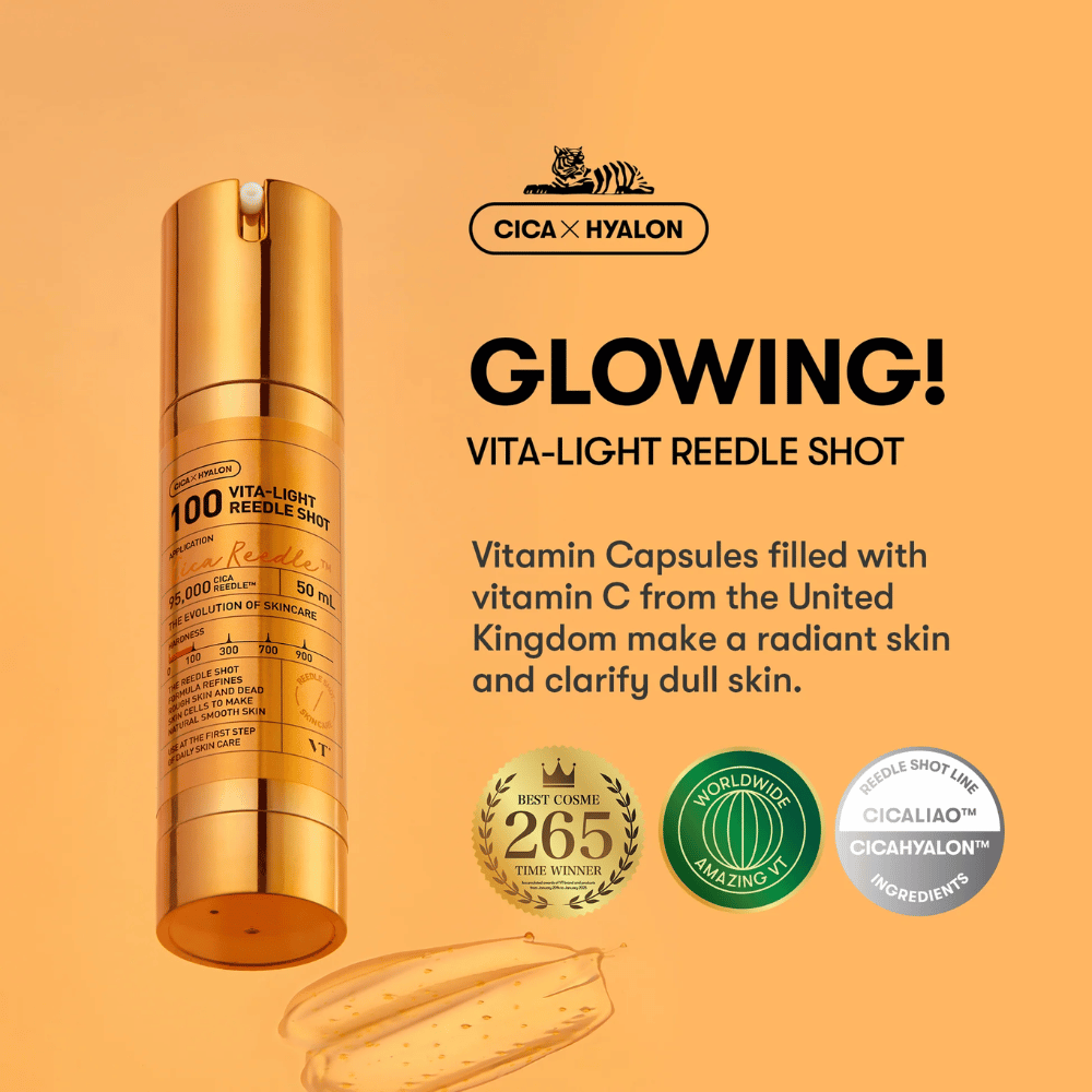 Frasco dourado VT Cica Hyalon Vita-Light Reedle Shot 100hL, 50 ml, com bomba e cápsulas de vitamina C ao fundo, além de texto sobre os benefícios de brilho e clareza do produto.