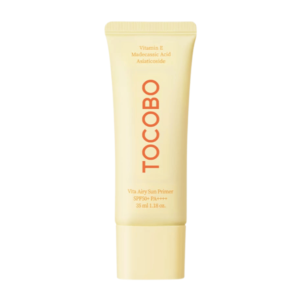 TOCOBO Vita Airy Sun Primer combina SPF50+ com função de primer. Contém vitamina E e madecassoside para acalmar, proteger e proporcionar um acabamento uniforme.