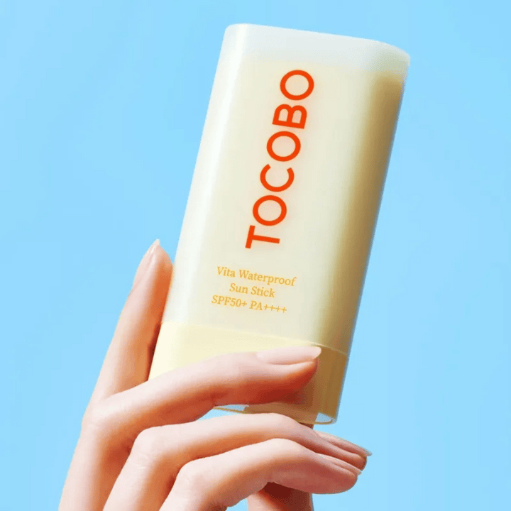 TOCOBO Vita Waterproof Sun Stick ger effektivt skydd med SPF50+ PA++++. Perfekt för känslig hud, smälter in utan kladd och är vattentålig för aktiva dagar.