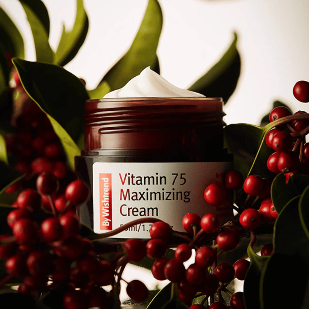 By Wishtrend Vitamin 75 Maximizing Cream com extrato de espinheiro-marítimo rico em vitaminas que proporciona glow, hidrata a pele e melhora a luminosidade da pele.