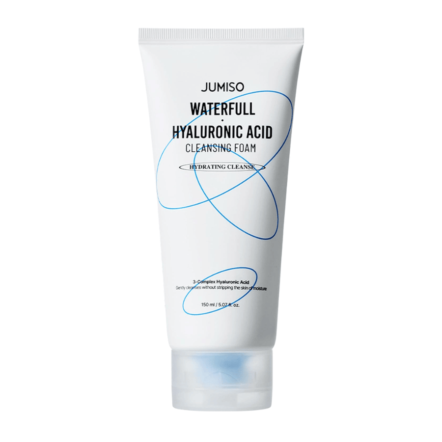Jumiso Waterfull Hyaluronic Acid Cleansing Foam apresentada sobre fundo branco. limpeza facial hidratante com ácido hialurónico que limpa a pele suavemente sem perturbar o equilíbrio natural de hidratação da pele.