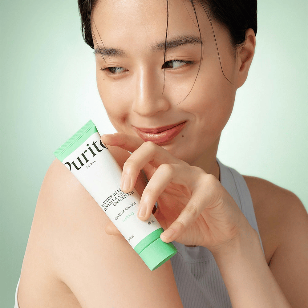 Purito Wonder Releaf Centella Cream Unscented é um creme calmante e hidratante enriquecido com Centella Asiatica. Esta fórmula sem perfume ajuda a acalmar a pele irritada, hidratar e fortalecer a barreira da pele sem causar irritação. Perfeito para pele sensível.