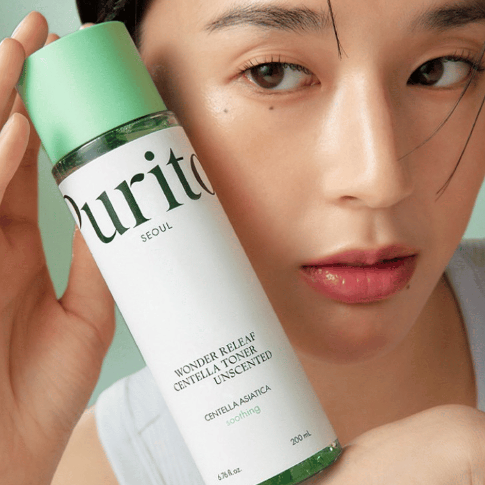 Purito Wonder Releaf Centella Toner Unscented é um toner suave que hidrata e acalma a pele com a ajuda de Centella Asiatica. Sem fragrância e ideal para pele sensível, este toner ajuda a equilibrar a barreira de umidade da pele e reduz a irritação.