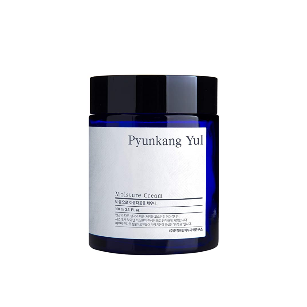 Um frasco Pyunkang Yul Moisture Cream 100ml em fundo branco com propriedades hidratantes.