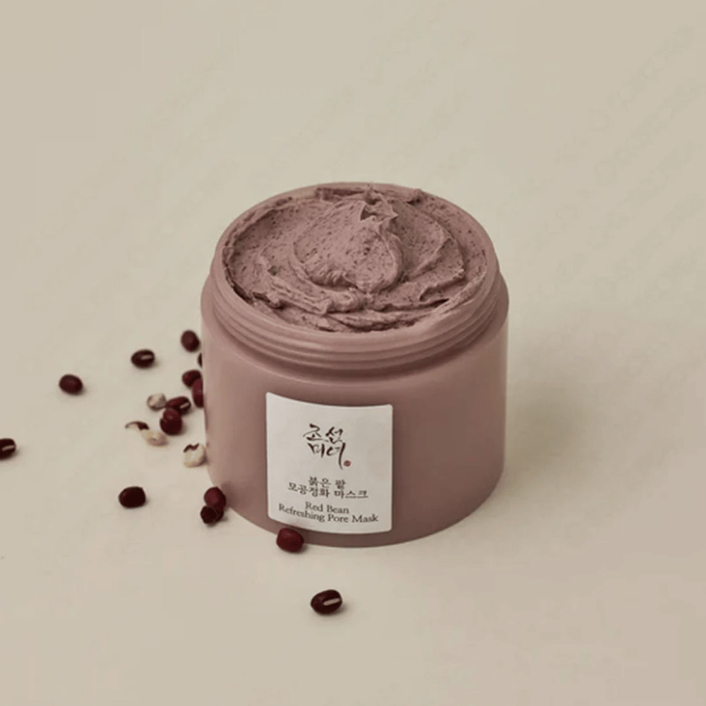 Uma lata Red Bean Refreshing Pore Mask 140ml de Beauty of Joseon com cravo.
