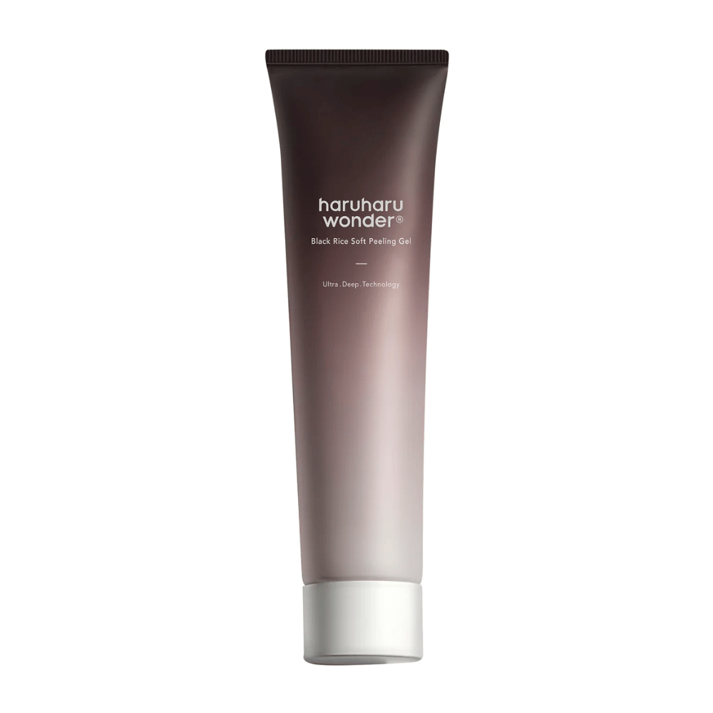 Um tubo Haruharu Wonder Black Rice Soft Peeling Gel 100ml com propriedades esfoliantes sobre um fundo branco.