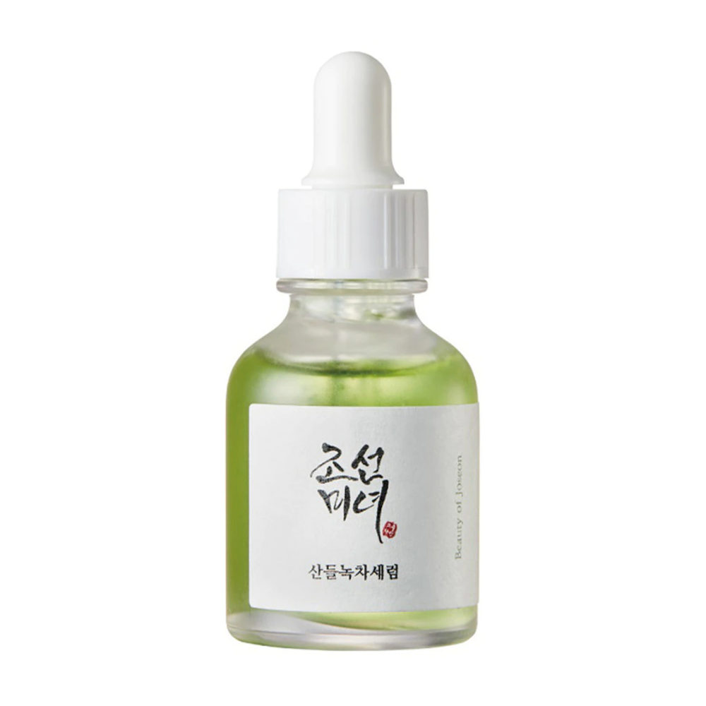 Uma garrafa Beauty of Joseon Calming Serum 30ml em fundo branco com pantenol.